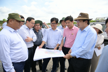 Vice Chairman of Long An Provincial People's Committee - Nguyen Minh Lam inspects traffic project in Can Giuoc district