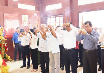 Dâng hương kỷ niệm 83 năm Ngày hy sinh liệt sĩ Nguyễn Thị Bảy