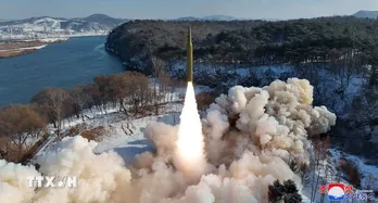 Triều Tiên phóng tên lửa đạn đạo ra ngoài khơi bờ biển phía Đông