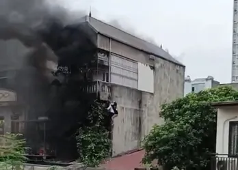Hà Nội: 9 người được cứu thoát trong vụ cháy nhà dân kết hợp cho thuê trọ