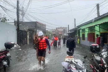Typhoon Ewiniar causes heavy losses in Philippines