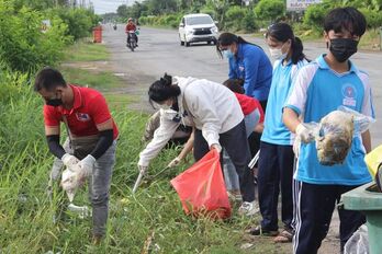 Bí thư Chi đoàn học tập và làm theo gương Bác