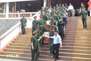 Xúc động ngày đón các liệt sỹ hy sinh tại Campuchia trở về với đất mẹ