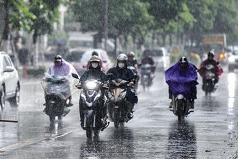 Thời tiết hôm nay 09/6: Ngày cuối tuần Bắc Bộ mưa to, Nam Bộ mưa rào