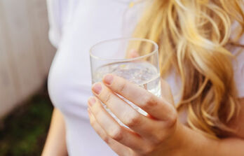Nên uống nước như thế nào để ngăn ngừa đột quỵ?