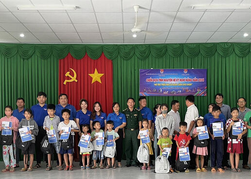 Đồn Biên phòng Bình Thạnh - Phối hợp tổ chức Chiến dịch tình nguyện hè Kỳ nghỉ hồng