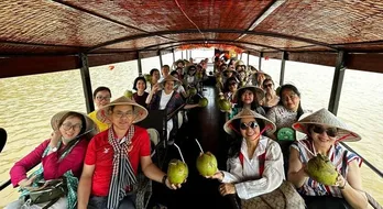 Vietnamese tourists opt for outbound tours, alternative transport