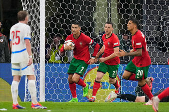 VCK Euro 2024, Thổ Nhĩ Kỳ - Bồ Đào Nha: Cuộc chiến ngôi đầu, Ronaldo ghi bàn?