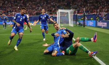 Kết quả EURO 2024 hôm nay 25/6: Italy vào vòng 1/8 nhờ bàn thắng phút 90+8