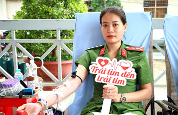 Hàng trăm đoàn viên, thanh niên tham gia sứ mệnh kết nối dòng máu Việt