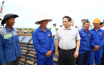 Thủ tướng: Quyết tâm hoàn thành 1.200km cao tốc cho Đồng bằng sông Cửu Long