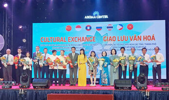 Long An Union of Friendship Organizations participates in cultural exchanges with Consulates General of other countries
