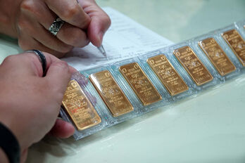Giá vàng hôm nay 23/7/2024: Vàng miếng SJC 'bốc hơi' nửa triệu đồng mỗi lượng