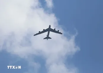 Mỹ điều động hai máy bay ném bom chiến lược B-52 đến Romania