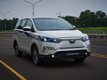 Toyota Innova điện lộ diện tại triển lãm rất gần Việt Nam, sắp mở bán trong khu vực