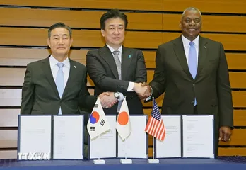 Mỹ-Hàn Quốc-Nhật Bản ký bản ghi nhớ về hợp tác quốc phòng ba bên