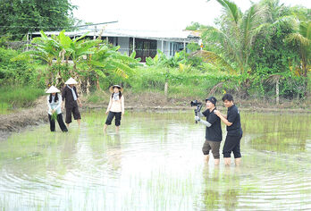 Học sinh với đam mê quảng bá quê hương qua thước phim