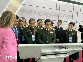 Đoàn Việt Nam tham dự Diễn đàn Kỹ thuật quân sự quốc tế Army-2024 tại LB Nga