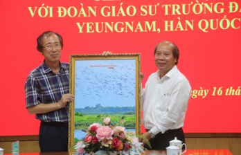 Long An Provincial Party Committee's Propaganda Department receives delegation from Yeungnam University, Korea