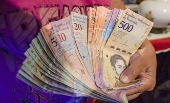 Chính phủ Venezuela ra mắt tiền giấy mới mệnh giá cao