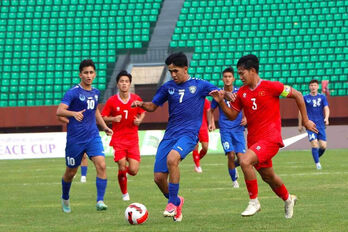 U16 Việt Nam bất ngờ thắng 3-0 trước U16 Uzbekistan