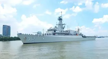 Indonesian navy ship makes friendly visit to Vietnam