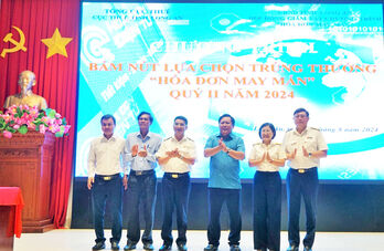 Cục Thuế tỉnh tổ chức bấm nút chọn 'Hóa đơn may mắn' quí II/2024