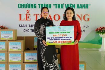 Trao tặng sách cho thư viện trường tiểu học với tổng kinh phí hơn 500 triệu đồng