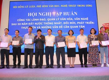 Bế mạc Hội nghị tập huấn lý luận, phê bình văn học, nghệ thuật 2024