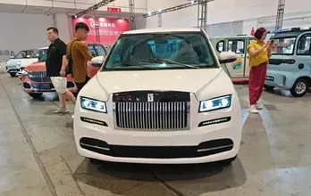 Ô tô cỡ nhỏ xuất xứ Trung Quốc giá gần 2.000 USD nhái thiết kế Rolls-Royce, Maybach