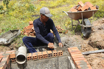 Bốn tháng phụ hồ