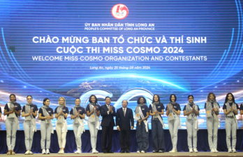 Leaders of Long An Provincial People's Committee meet Organizing Committee and contestants of Miss Cosmo 2024