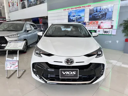 Giảm giá, hưởng ưu đãi xe Toyota hút khách Việt