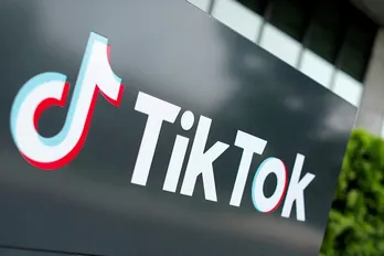 TikTok sa thải hàng trăm nhân viên để thay thế bằng AI