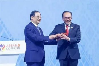 Malaysia takes over ASEAN Chairmanship from Laos