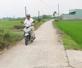 Tiên phong hiến đất làm đường