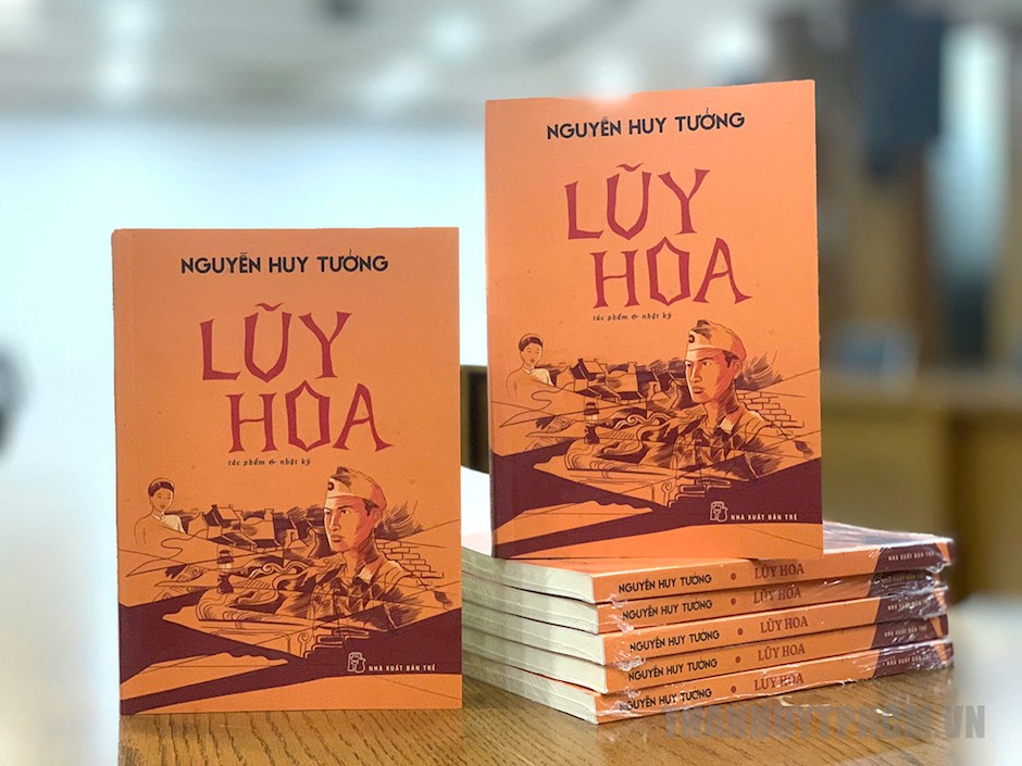 Bìa tác phẩm Lũy Hoa của nhà văn Nguyễn Huy Tưởng