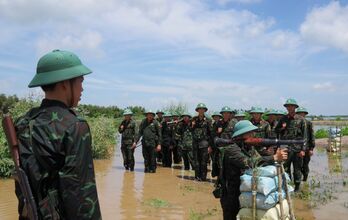 Bộ đội vùng biên luyện quân mùa bão, lũ