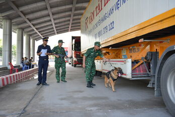 Nhộn nhịp nơi Cửa khẩu Quốc tế Bình Hiệp