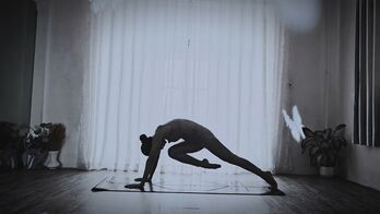 Rèn luyện sức khỏe với yoga