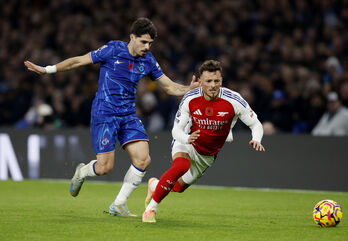 Hòa Chelsea, Arsenal vẫn chưa biết mùi chiến thắng