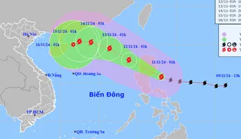 Bão Toraji mạnh lên cấp 12, giật cấp 15, tối nay vào Biển Đông