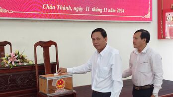 Thẩm định hồ sơ công nhận 4 xã nông thôn mới kiểu mẫu