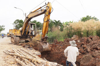 Bảo đảm giao thông trong quá trình thi công đê Trường Long