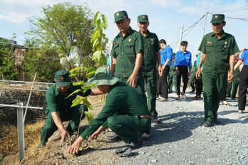 Thường trực Huyện ủy Cần Giuộc giao ban với các cơ quan khối Đảng, MTTQ và các tổ chức chính trị - xã hội