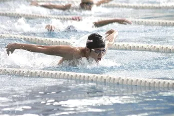 Swimmers, divers win golds at regional age groups championships