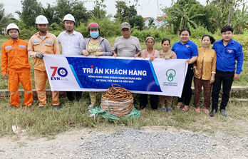 Điện Lực Long An: Gắn kết với khách hàng qua những hoạt động tri ân