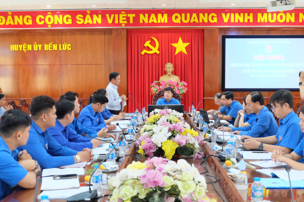 Đoàn kiểm tra làm việc với Ban Thường vụ Huyện đoàn Bến Lức