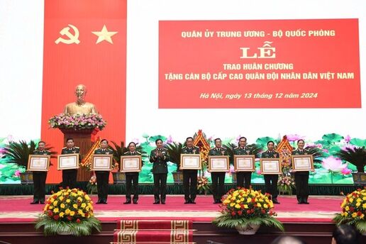 34 tướng lĩnh quân đội nhận huân chương cao quý