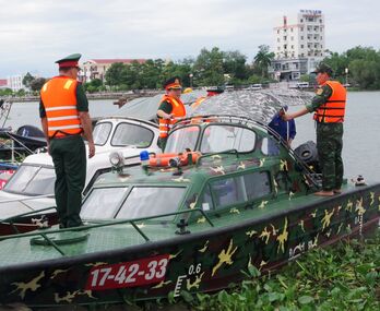 '4 tại chỗ' trong phòng, chống thiên tai và tìm kiếm cứu nạn